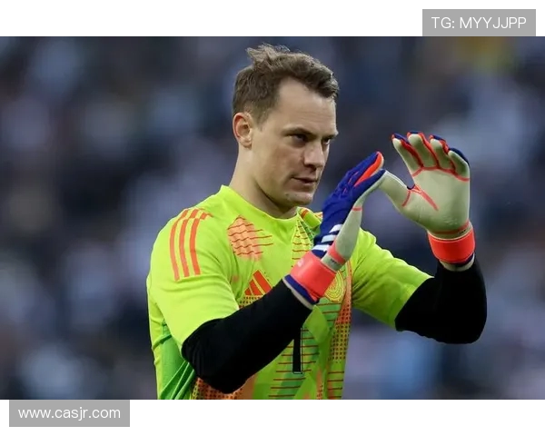 诺伊尔续约迫使拜仁抉择门将未来或出售努贝尔以平衡阵容